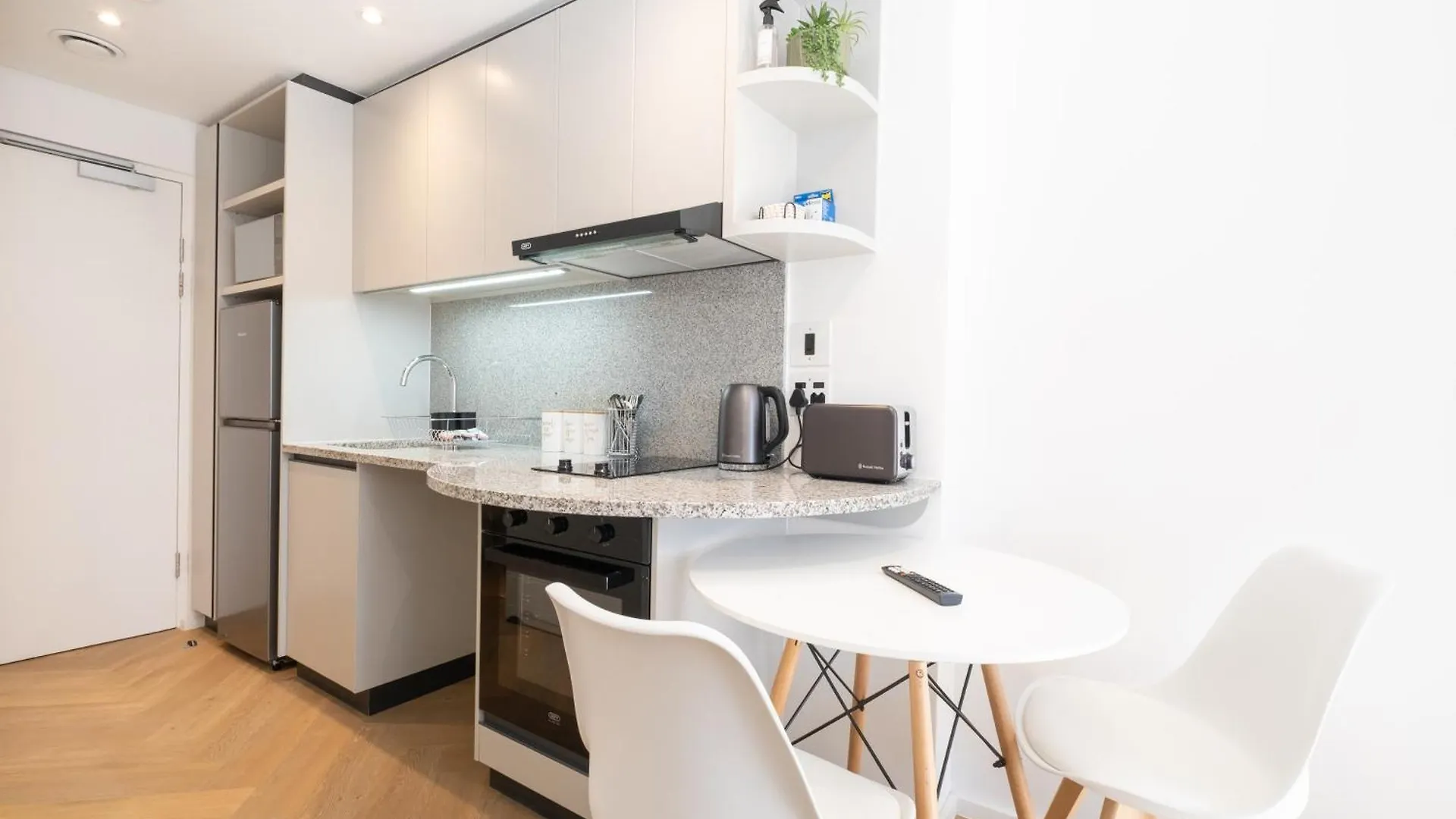 Zeeland Pier - Stylish Studio Near Cticc - Prime Location Cape Town 0*,