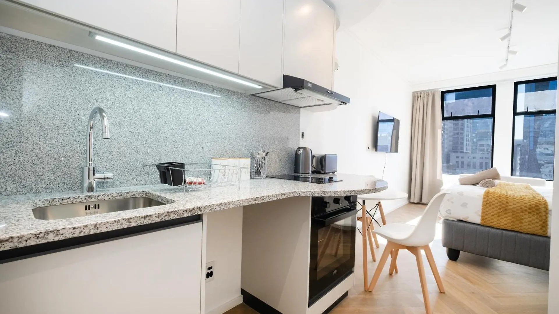Zeeland Pier - Stylish Studio Near Cticc - Prime Location Cape Town 0*,  Güney Afrika