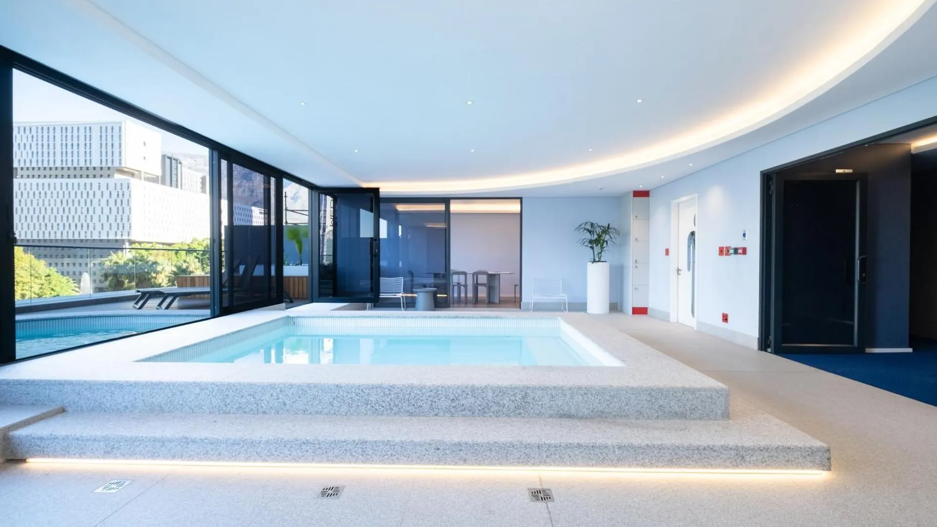 Zeeland Pier - Stylish Studio Near Cticc - Prime Location Cape Town Güney Afrika