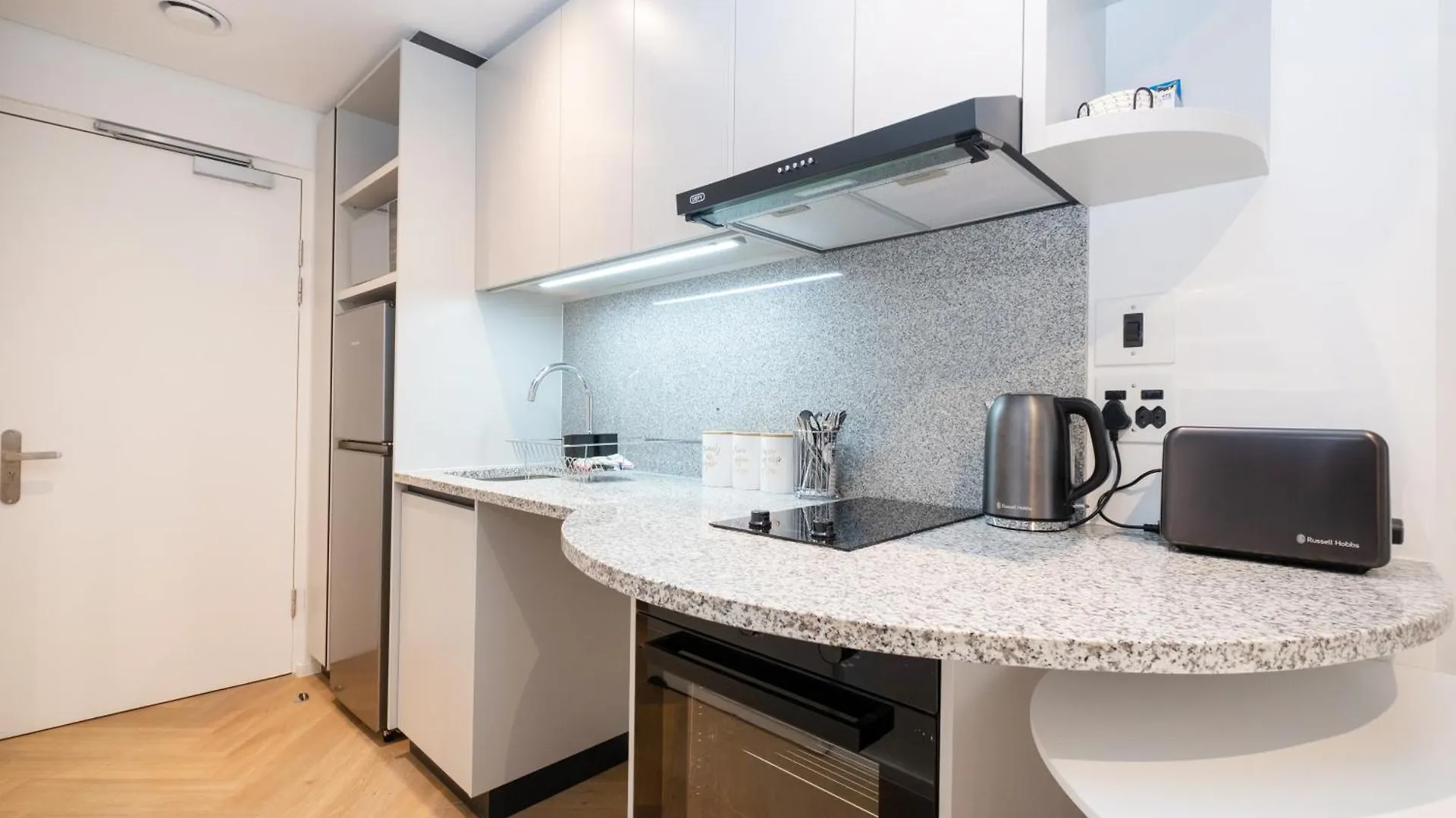 Zeeland Pier - Stylish Studio Near Cticc - Prime Location ケープタウン